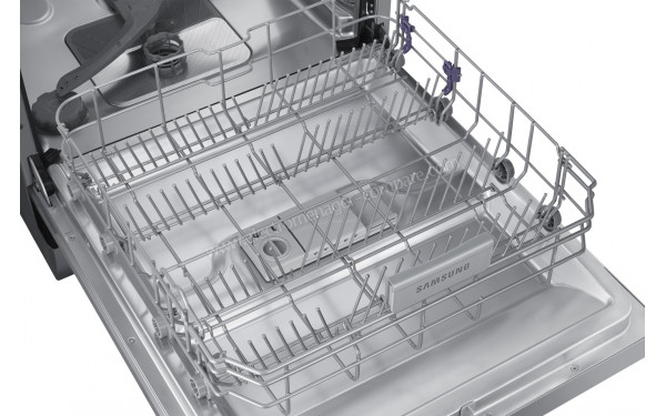 SAMSUNG DW60M6050FS - Vue du panier inf&eacute;rieur