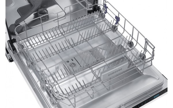 SAMSUNG DW60M6070IB - Vue du panier inf&eacute;rieur (cr&eacute;dit : Boulanger)