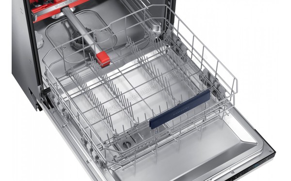 SAMSUNG Water Wall DW60M9550BB - Vue du panier inf&eacute;rieur vide