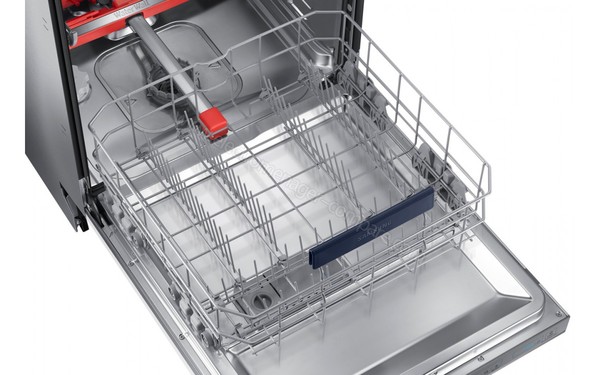 SAMSUNG Water Wall DW60M9550SS - Vue du panier inf&eacute;rieur vide