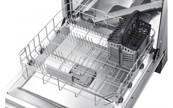 SAMSUNG DW60R7040BB - Vue du panier inf&eacute;rieur