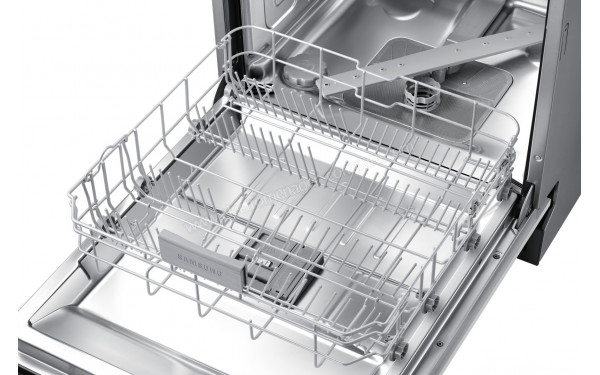 SAMSUNG DW60R7050BB - Vue du panier inf&eacute;rieur