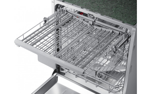 SAMSUNG DW60R7050SS - Vue du tiroir sup&eacute;rieur