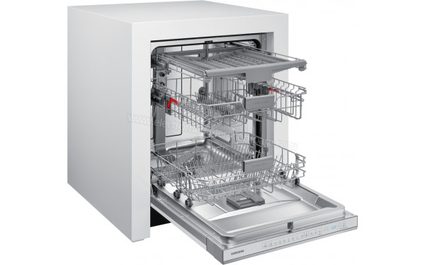 SAMSUNG DW60R7050SS - Vue de l'int&eacute;rieur 3/4 gauche