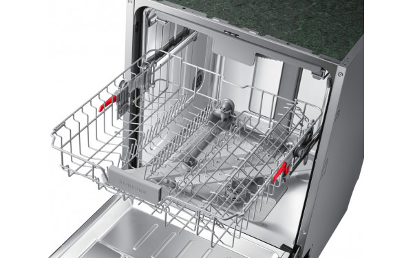 SAMSUNG DW60R7050SS - Vue du panier sup&eacute;rieur