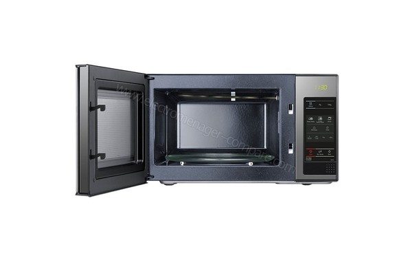 SAMSUNG ME83X - Vue de face - porte ouverte