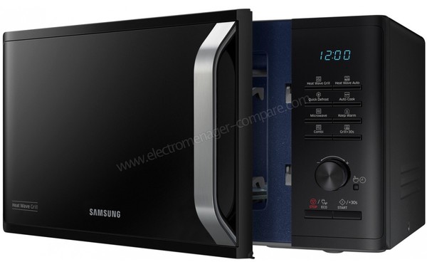 SAMSUNG MG23K3575AK - Vue 3/4 droite, porte ouverte (cr&eacute;dit : Darty)