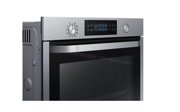 SAMSUNG NV75K5541BS - Vue 3/4 gauche, bandeau et poign&eacute;e