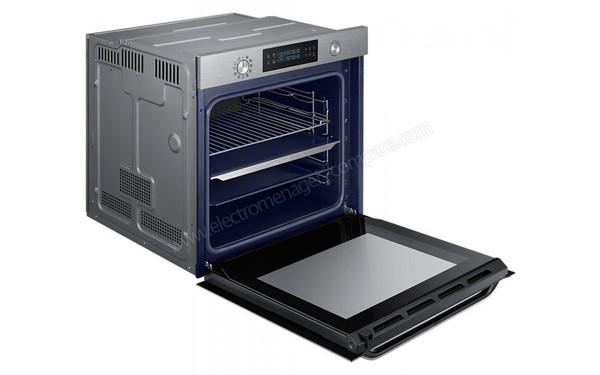 SAMSUNG NV75K5541BS - Vue 3/4 gauche, porte ouverte