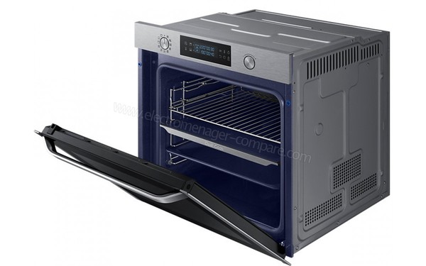 SAMSUNG NV75K5541BS - Vue 3/4 droite, porte ouverte