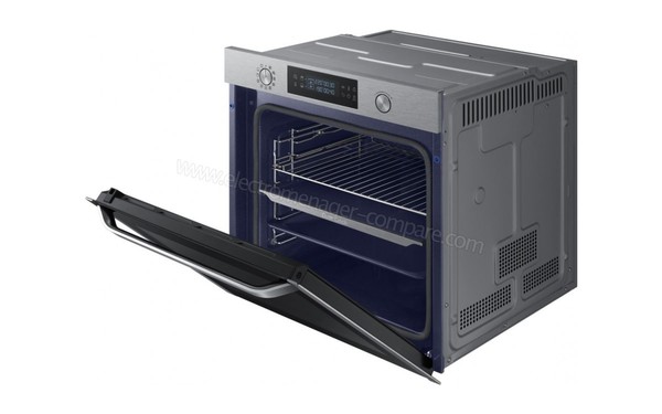 SAMSUNG NV75K5571BS - Vue 3/4 droite, porte ouverte (cr&eacute;dit : Boulager)