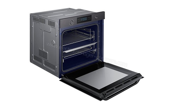 SAMSUNG NV75K5571RM - Vue 3/4 gauche, porte ouverte