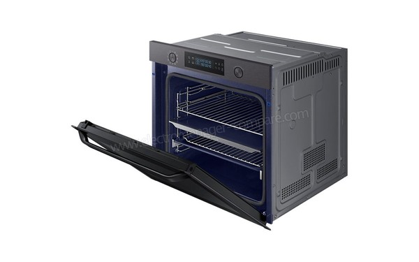 SAMSUNG NV75K5571RM - Vue 3/4 droite, porte ouverte