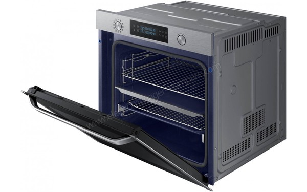 SAMSUNG NV75K5571RS - Vue 3/4 droite, porte ouverte