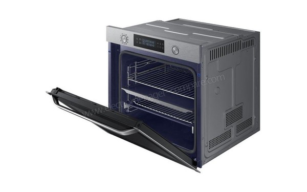 SAMSUNG NV75M5572RS - Vue 3/4 droite porte ouverte