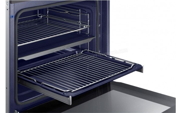 SAMSUNG NV75N5573RM - Vue sur les accessoires