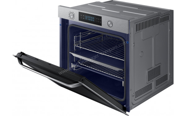 SAMSUNG NV75N5573RS - Vue de l'int&eacute;rieur 3/4 droite