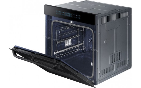 SAMSUNG NV75R7676RB - Vue sur les gradins (cr&eacute;dit : Boulanger)