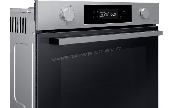 SAMSUNG NV7B41307AS - Vue de la poign&eacute;e et du bandeau de commandes