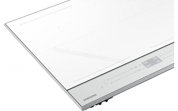 SAMSUNG NZ64B5067YH/U2 - Zoom sur les bordures