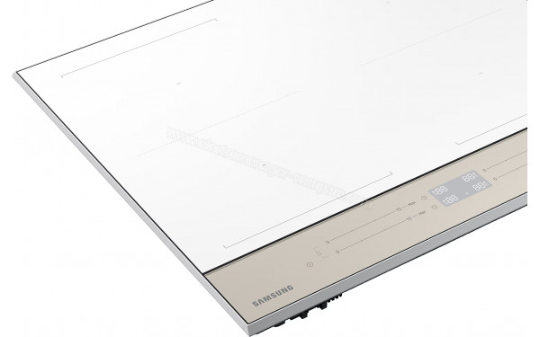 SAMSUNG NZ64B5067YY/U2 - Zoom sur les bordures