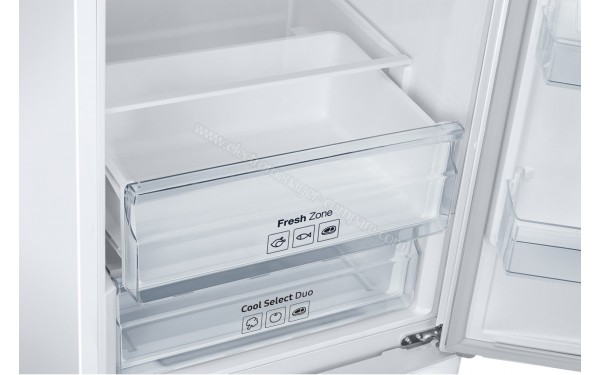 SAMSUNG RB37J501MWW - Vue des bacs zone fra&icirc;cheur vide