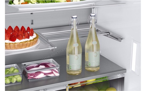 SAMSUNG RF23M8090SG - Clayette escamotable (cr&eacute;dit : Boulanger)