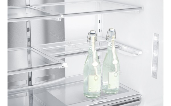SAMSUNG RF56J9040SR - Vue de l'int&eacute;rieur (cr&eacute;dit : Boulanger)