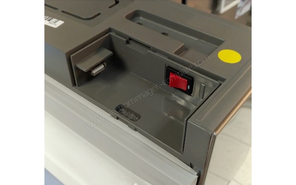 SAMSUNG RF56M9540SR - Port USB (photos et vid&eacute;o)