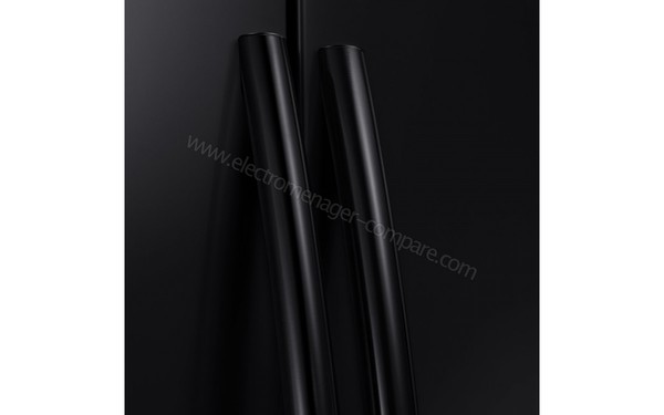 SAMSUNG RS50N3803BC - Vue de la poign&eacute;e