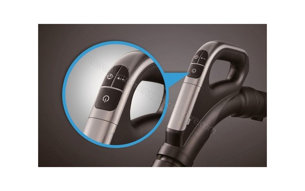 SAMSUNG SC20F70HA - Commandes sur la poign&eacute;e (cr&eacute;dit : Boulanger)