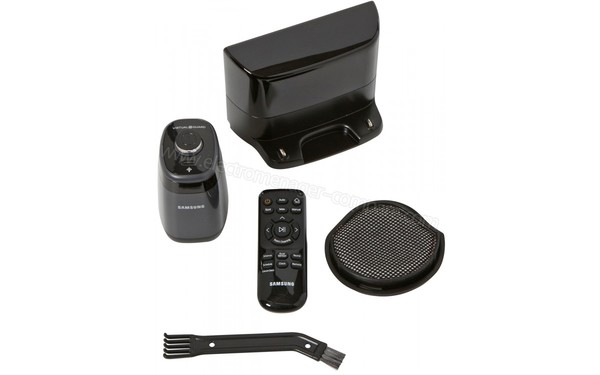 SAMSUNG SR20H9051U - Base de charge / Mur virtuel / T&eacute;l&eacute;commande / Filtre / Brosse de nettoyage (cr&eacute;dit : Boulanger)