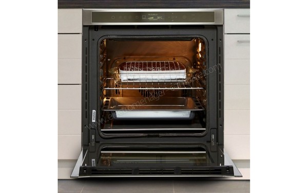 SCHOLTES BC 199D P 0 XA - Vue de face, porte ouverte (cr&eacute;dit : Boulanger)