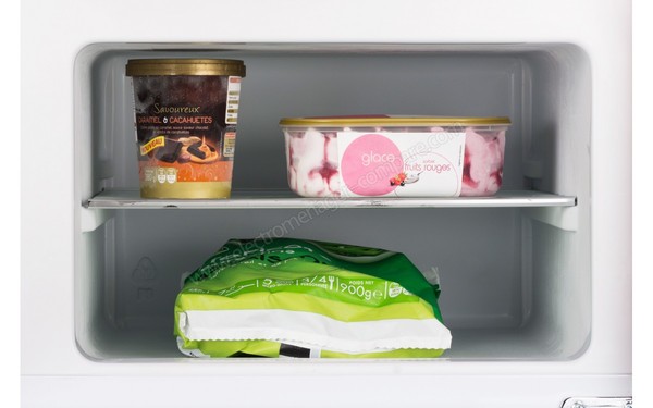 SCHNEIDER SDD208VBL - Vue de l'int&eacute;rieur cong&eacute;lateur (cr&eacute;dit : Boulanger)