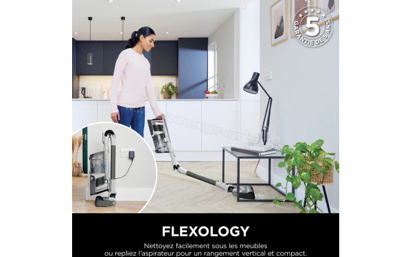 SHARK IZ380EUT - Mise en situation (cr&eacute;dit : Boulanger)