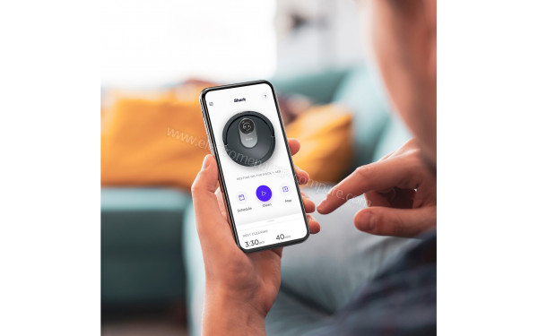 SHARK RV2001EU - Mise en situation (cr&eacute;dit : Darty)