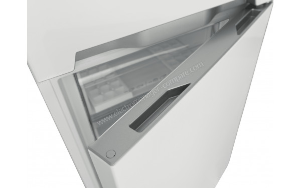 SHARP SJ-BB02DTXW1 - Zoom sur la poign&eacute;e int&eacute;gr&eacute;e