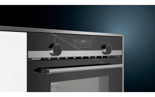 SIEMENS CM585AGS0 - Vue 3/4 gauche, poign&eacute;e et bandeau de commandes