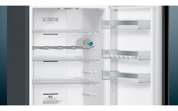 SIEMENS KG39N7XEB - Vue des clayettes et balconnets