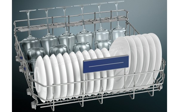 SIEMENS SN236W01NF - Vue du panier inf&eacute;rieur (cr&eacute;dit : Darty)