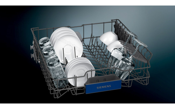 SIEMENS SX73HX42VE - Vue du panier sup&eacute;rieur