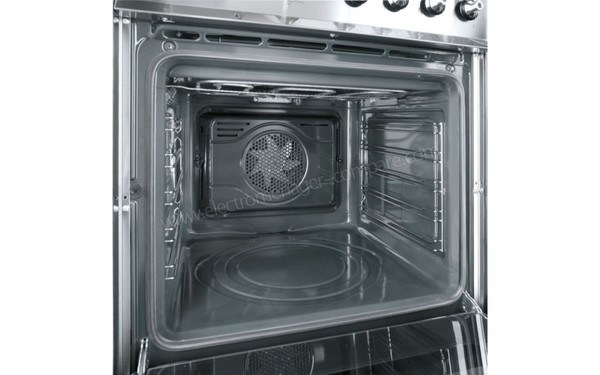 SMEG C7GPX8 - Vue de l'int&eacute;rieur (cr&eacute;dit : Boulanger)