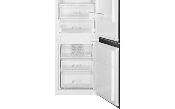 SMEG C8194TN2P - Zone fra&icirc;cheur et compartiment cong&eacute;lateur avec porte ouverte vide (cr&eacute;dit : Darty)