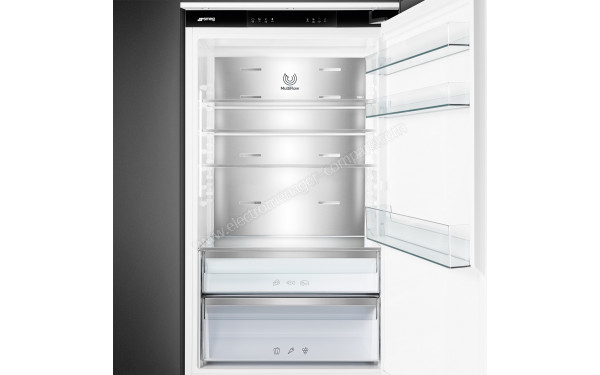 SMEG C875TNMD - Vue de l'int&eacute;rieur partie r&eacute;frig&eacute;rateur
