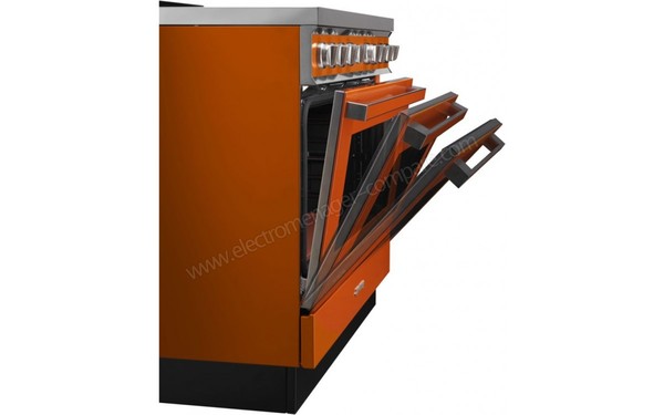 SMEG CPF9GMOR - Porte abattante (cr&eacute;dit : Boulanger)