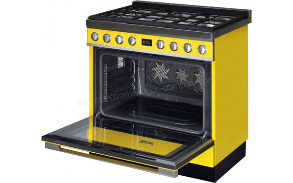 SMEG CPF9GMYW - Vue 3/4 droite porte ouverte (cr&eacute;dit : Boulanger)