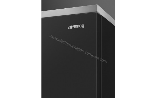 SMEG FA490RAN - Zoom sur le logo chrom&eacute;