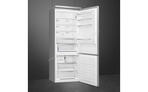 SMEG FA490RX - Vue de l'int&eacute;rieur 3/4 gauche