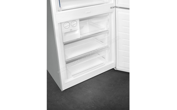 SMEG FA490RX - Vue de l'int&eacute;rieur partie cong&eacute;lateur