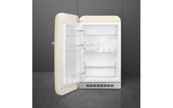 SMEG FAB10HLCR5 - Vue de l'int&eacute;rieur